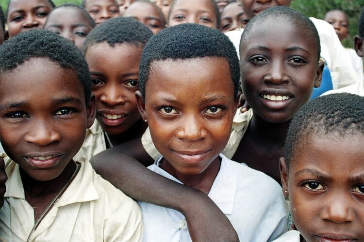 https://fic-international.org/wp-content/uploads/Children_in_Tanzania_5762519914-1-750x500.jpg